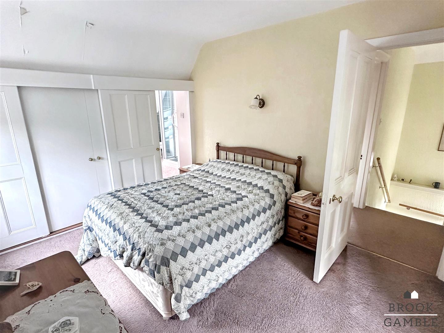 2 Bedroom House. Church Street in Eastbourne,  17